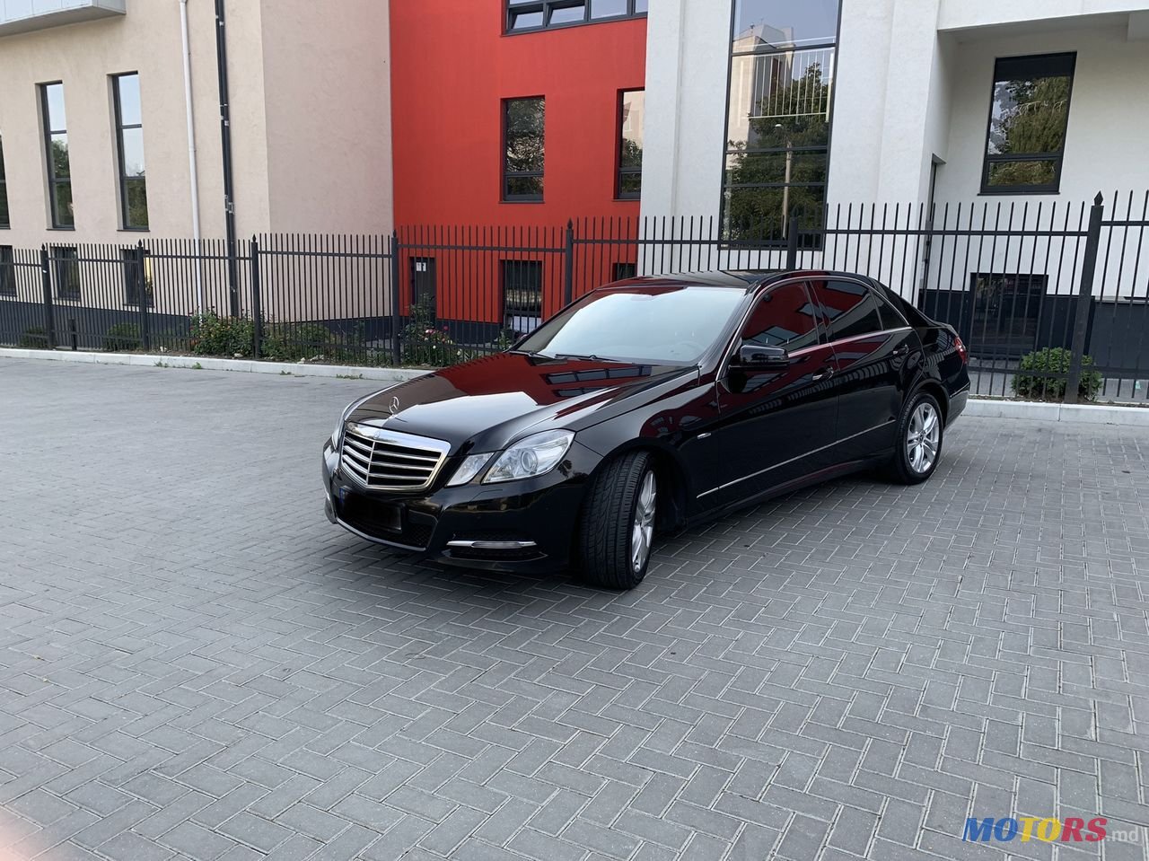 2010' Mercedes-Benz E Класс photo #3