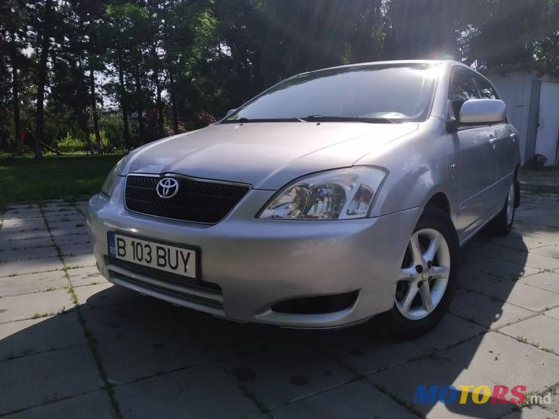 2004' Toyota Corolla photo #2