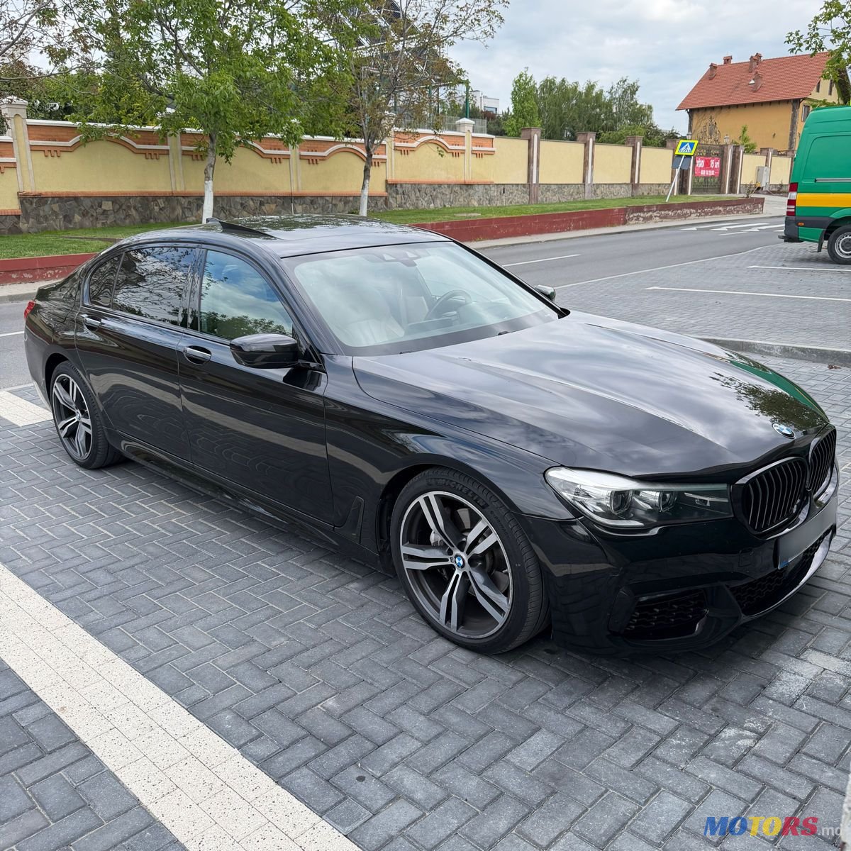 2016' BMW 7 Series photo #1