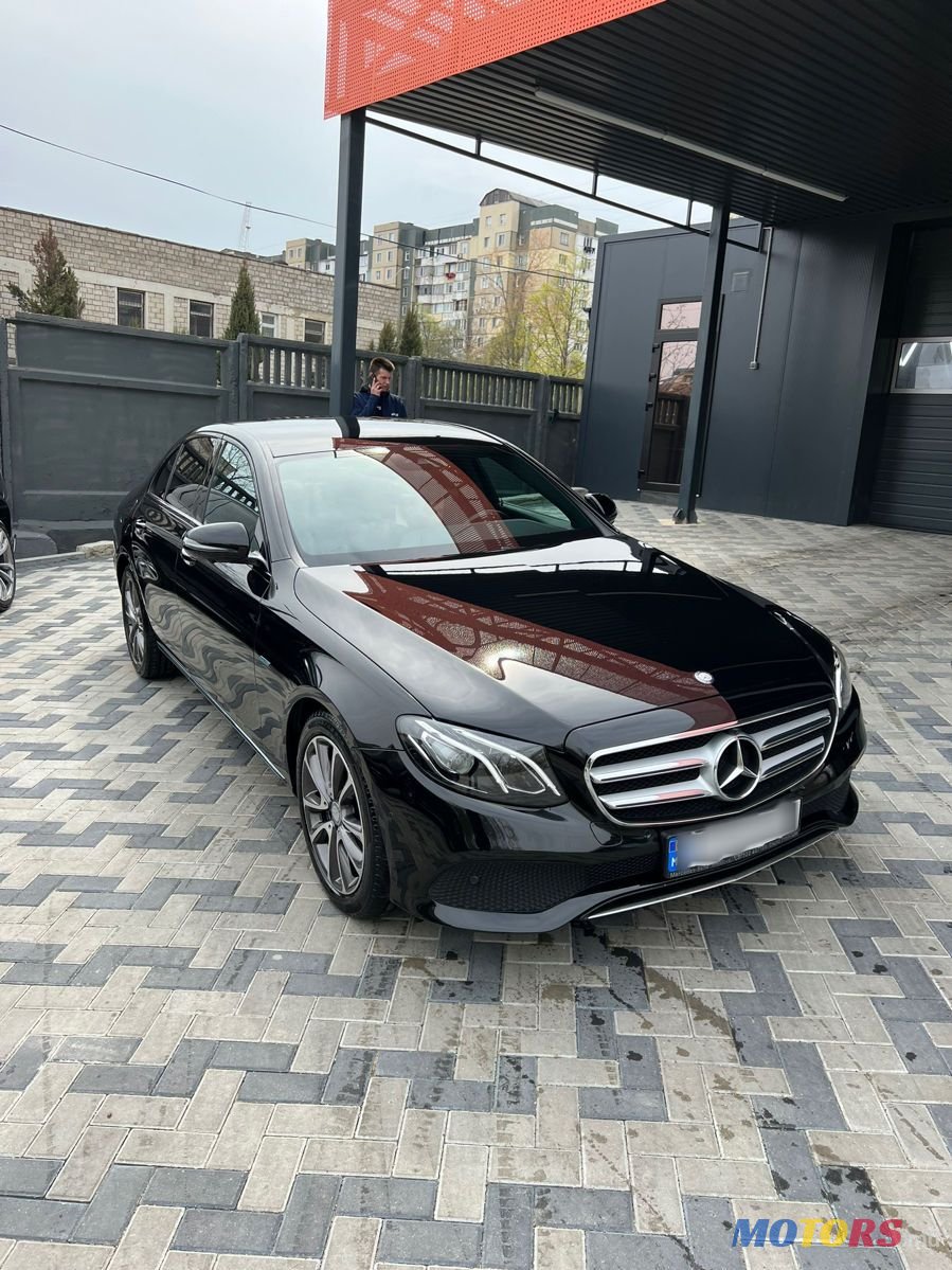 2017' Mercedes-Benz E Класс photo #2