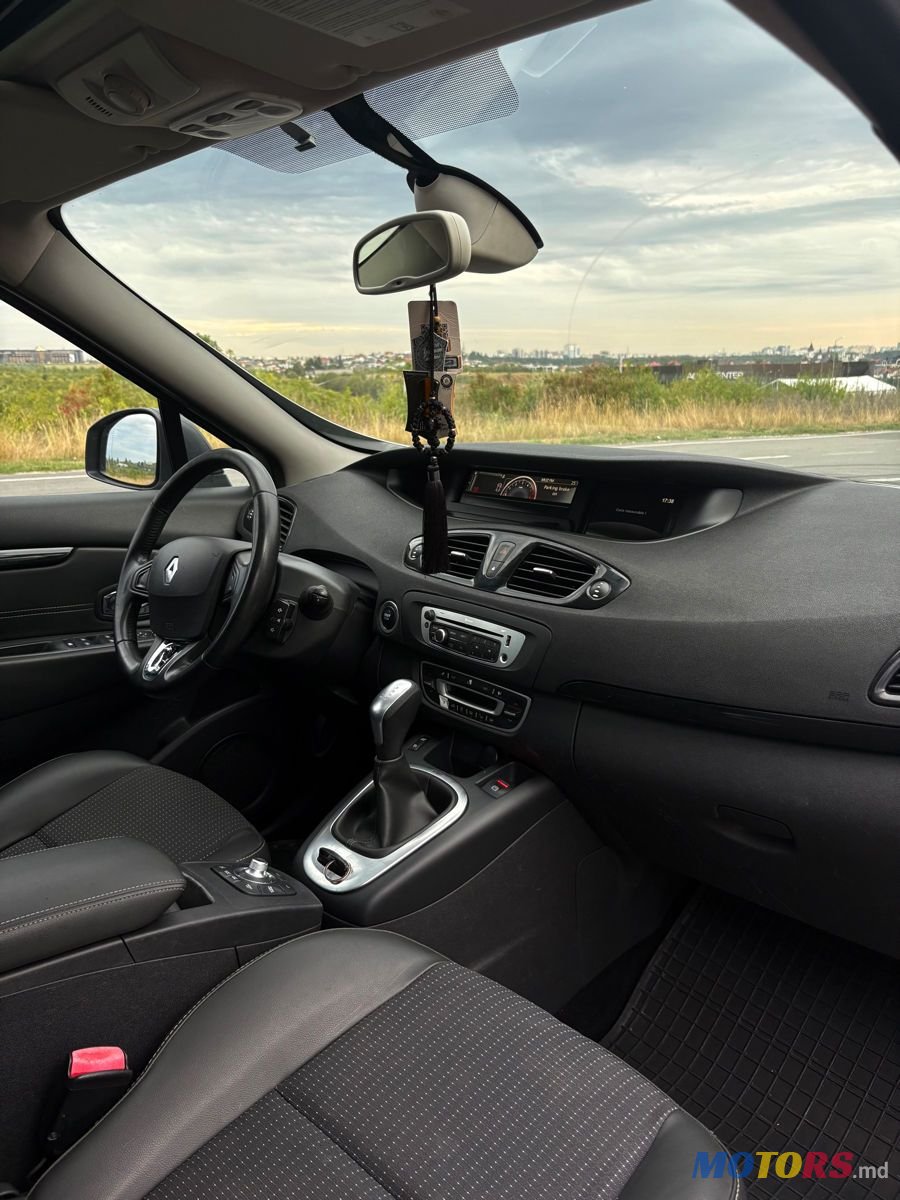 2014' Renault Scenic photo #4
