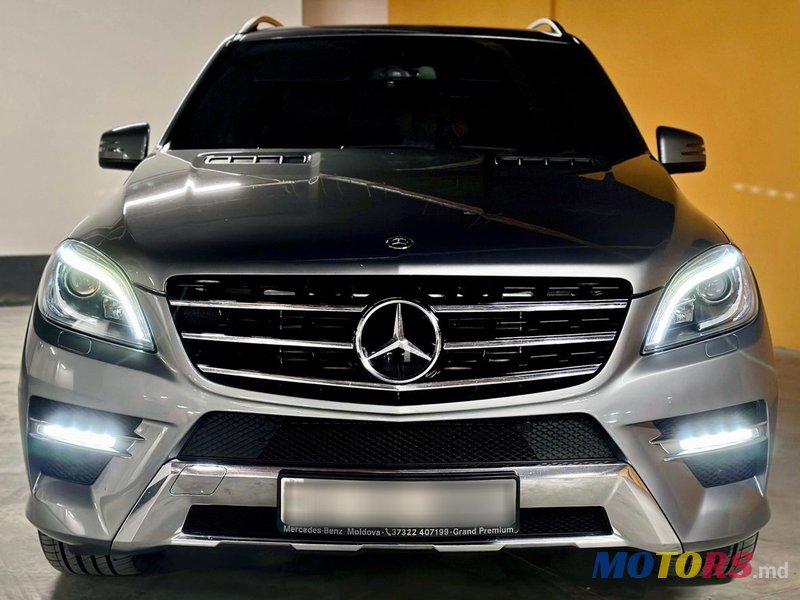 2012' Mercedes-Benz M Класс photo #1