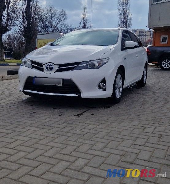 2013' Toyota Auris photo #1