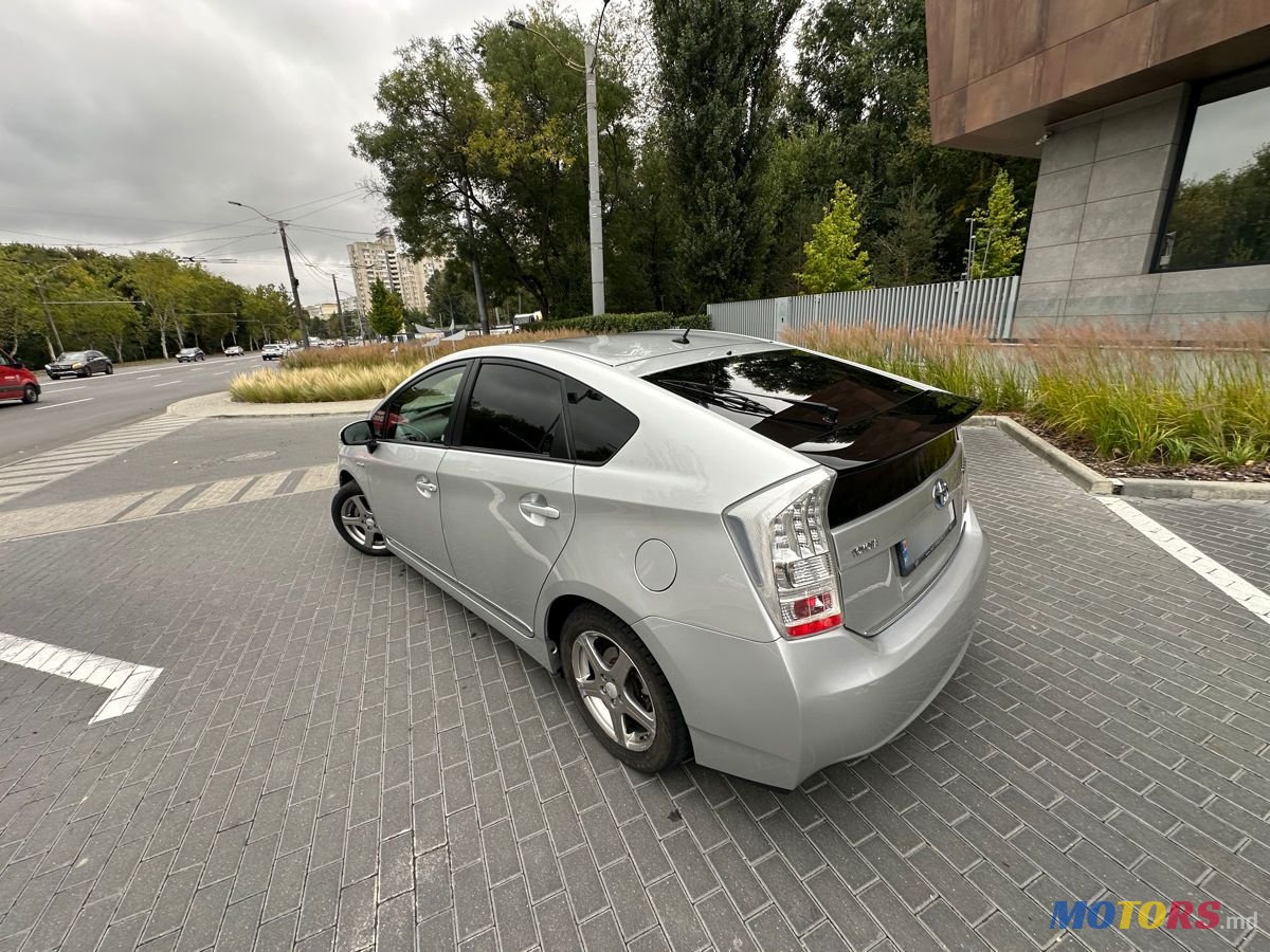 2010' Toyota Prius photo #5