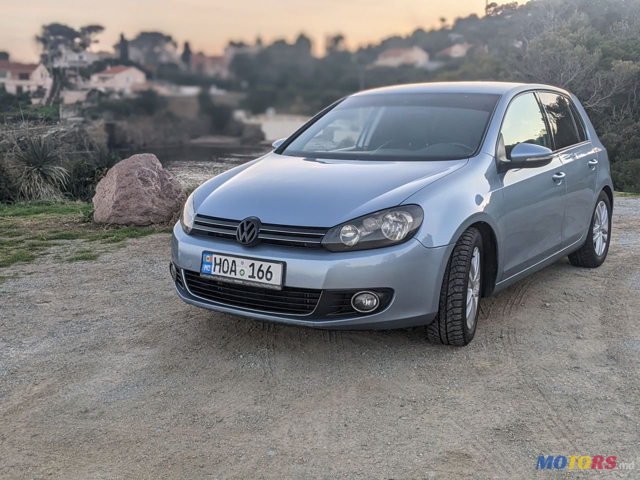 2010' Volkswagen Golf photo #1