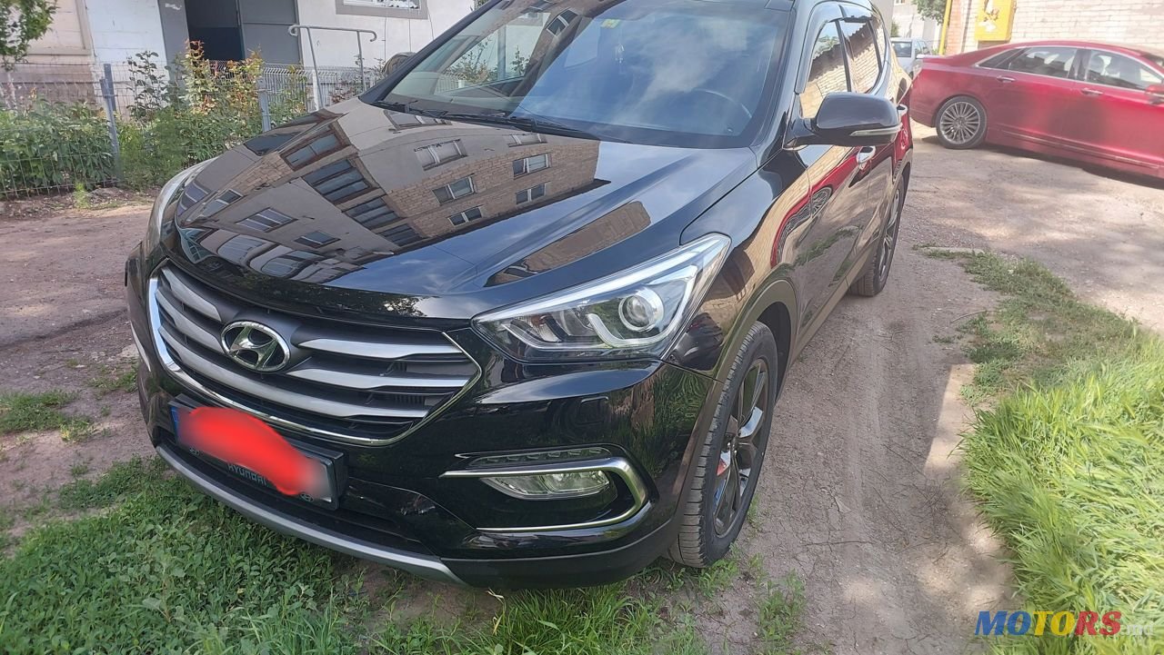 2016' Hyundai Santa Fe photo #2
