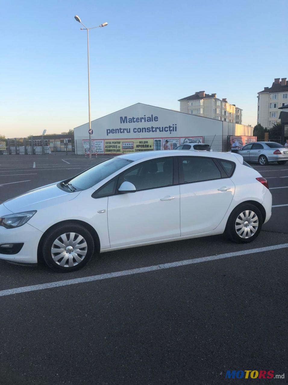 2013' Opel Astra photo #3