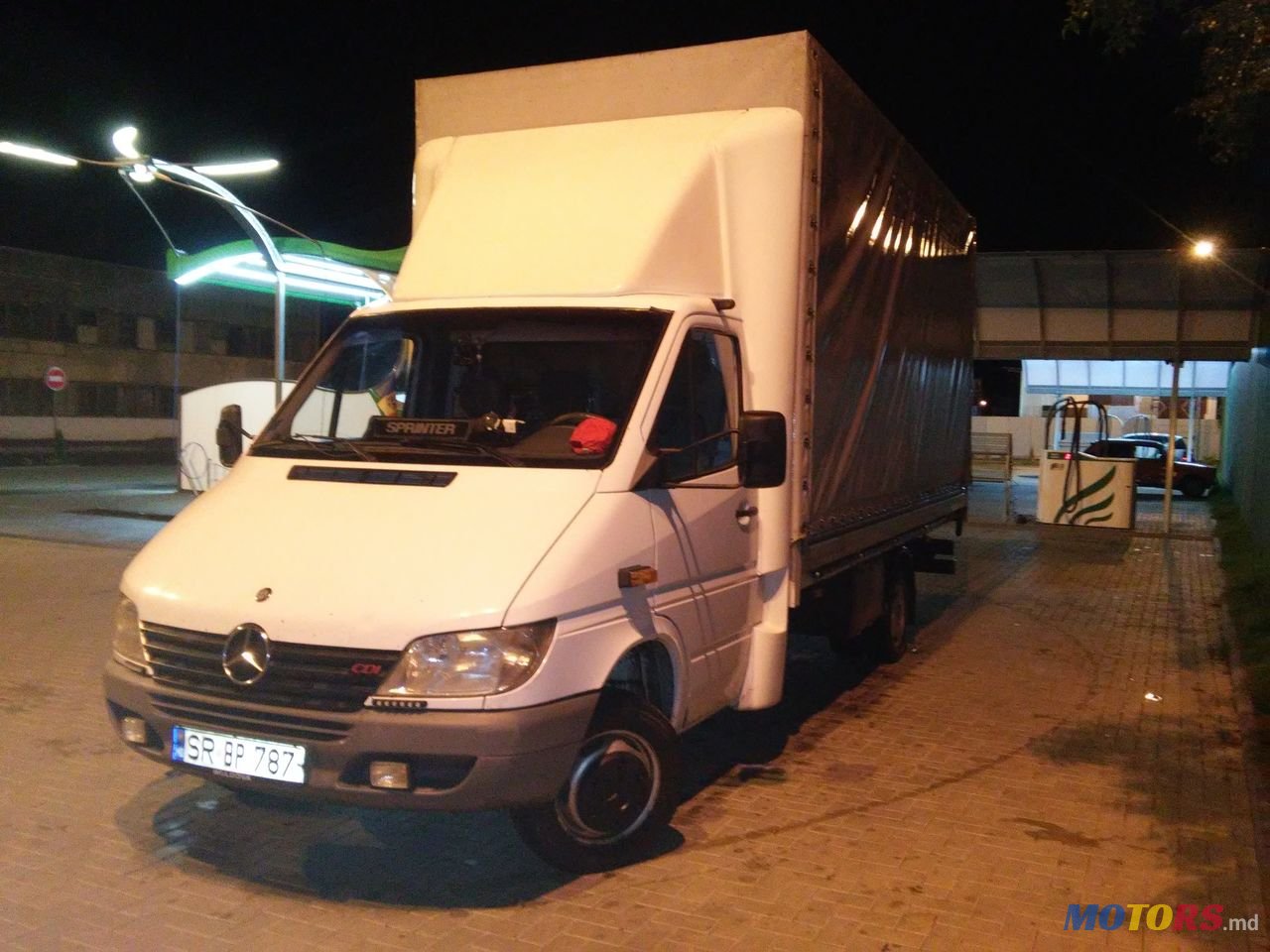 2002' Mercedes-Benz 413 photo #3