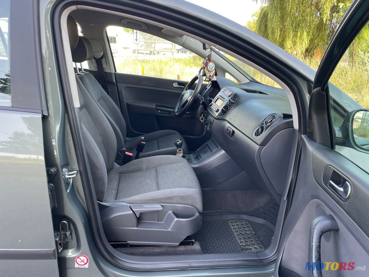 2005' Volkswagen Golf Plus photo #6