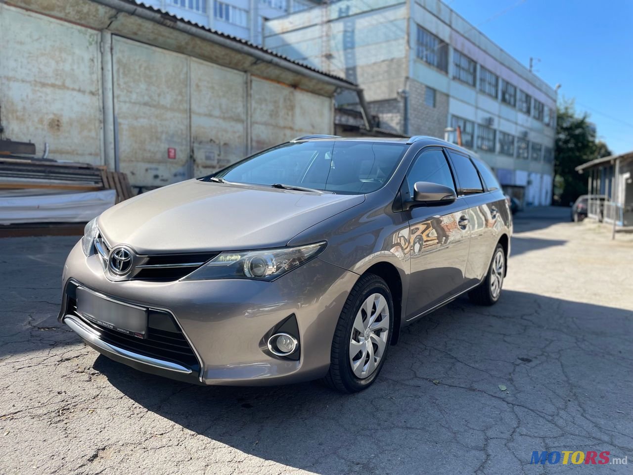 2014' Toyota Auris photo #5