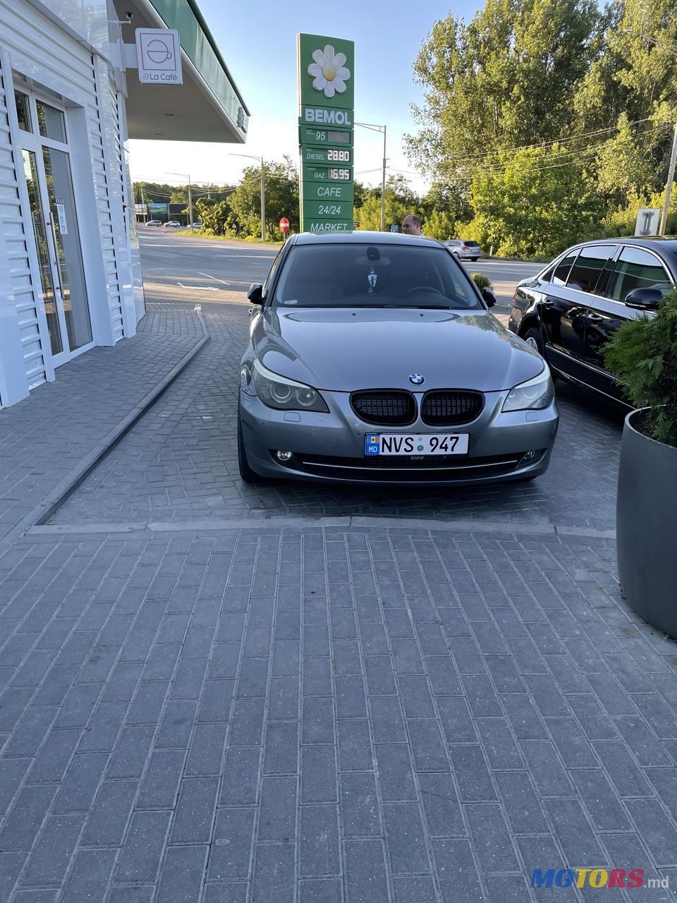 2008' BMW 5 Series photo #3