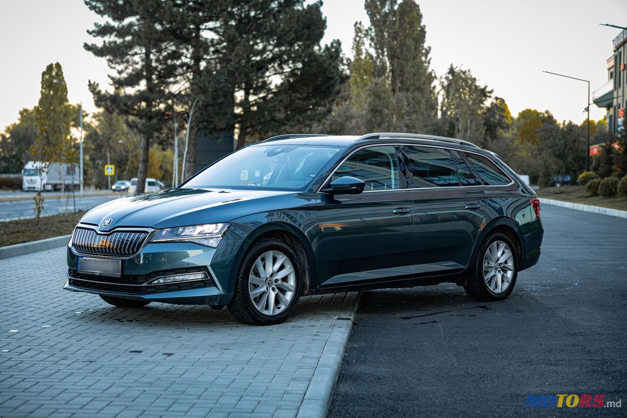 2020' Skoda Superb photo #3