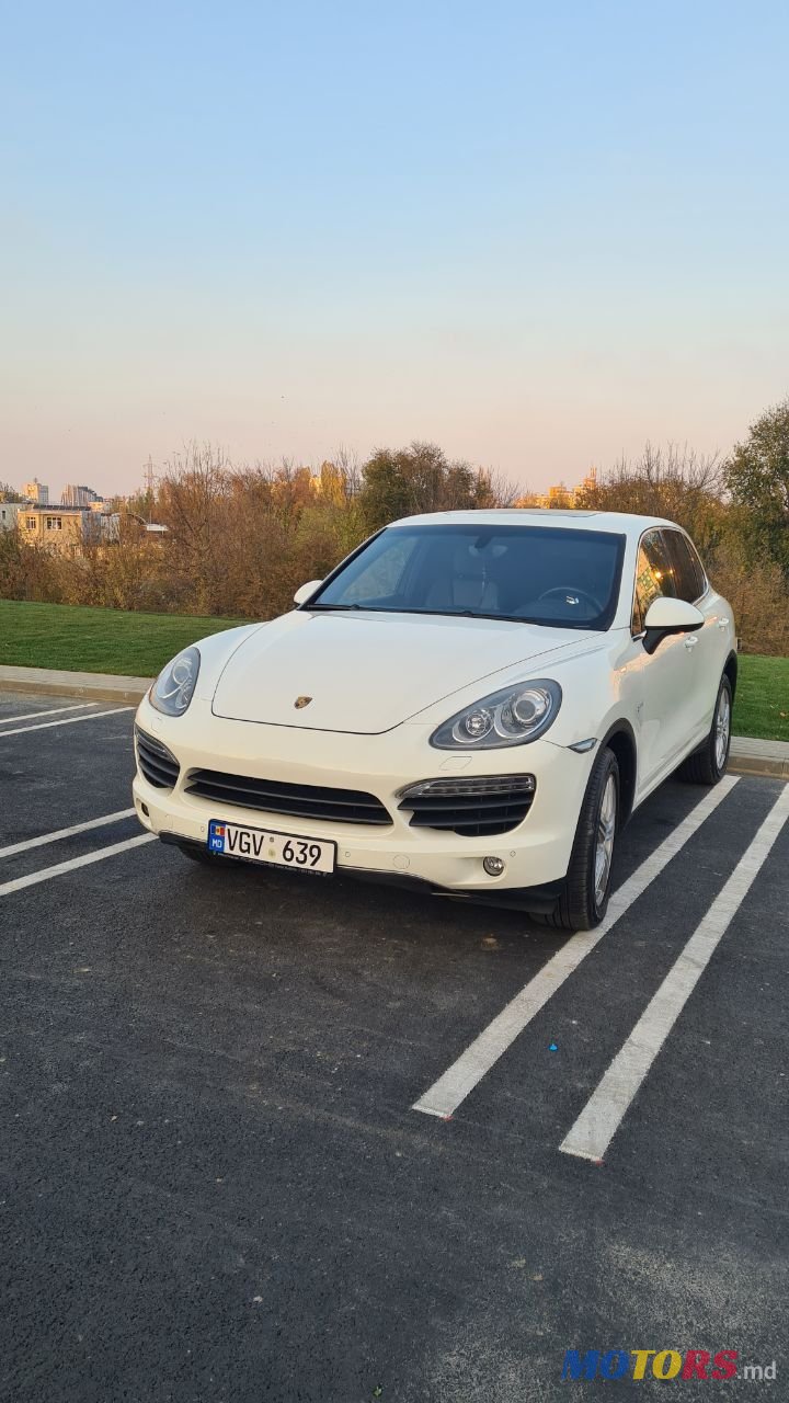 2011' Porsche Cayenne photo #1
