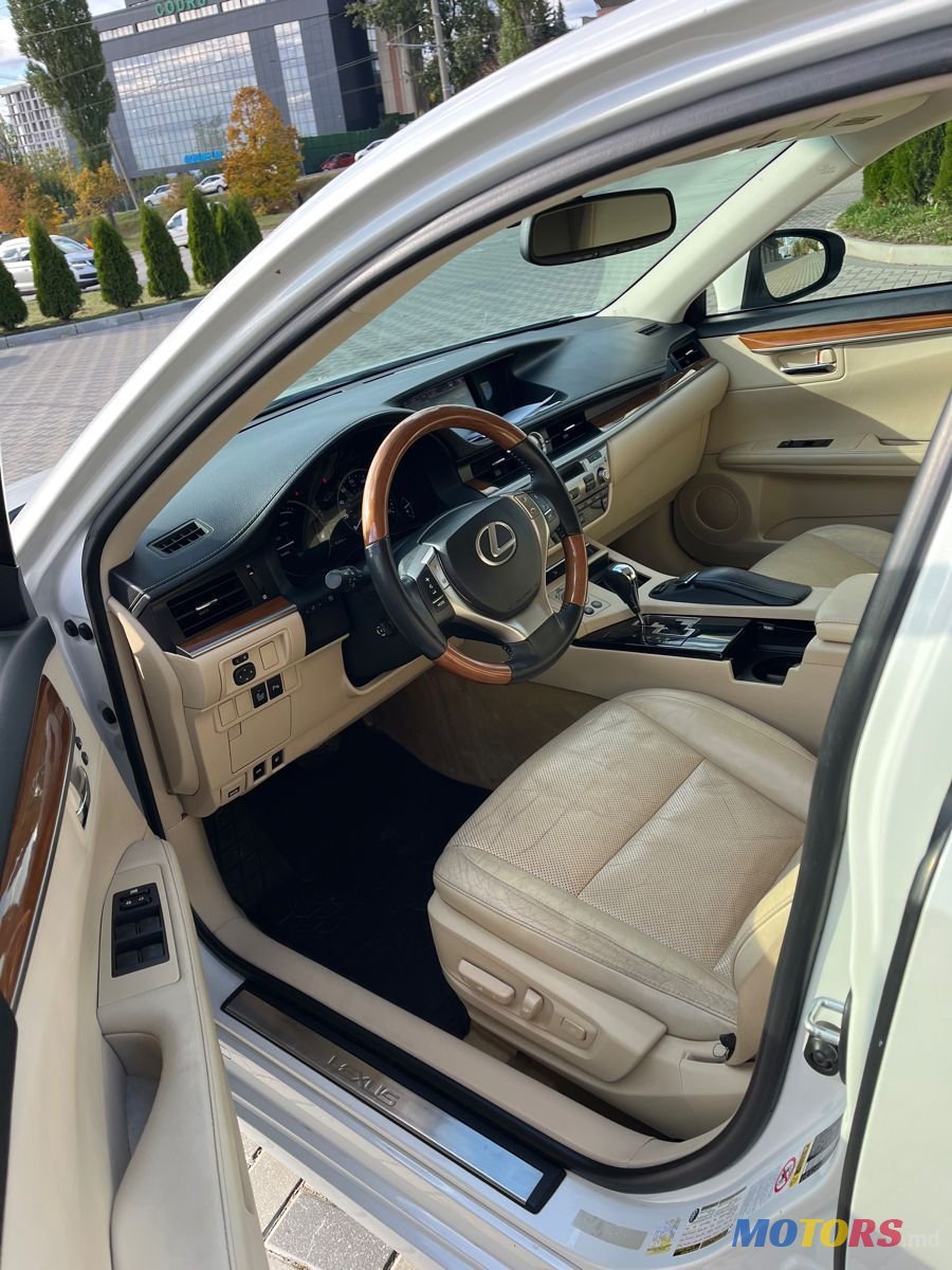 2013' Lexus Es Series photo #6