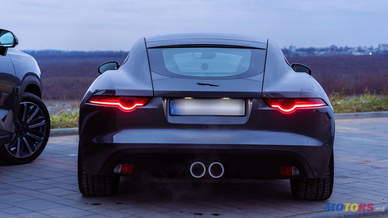 2016' Jaguar F-Type photo #5