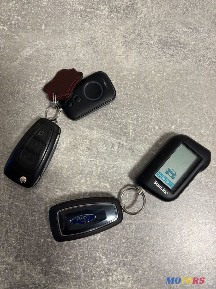 2013' Ford Mondeo photo #2