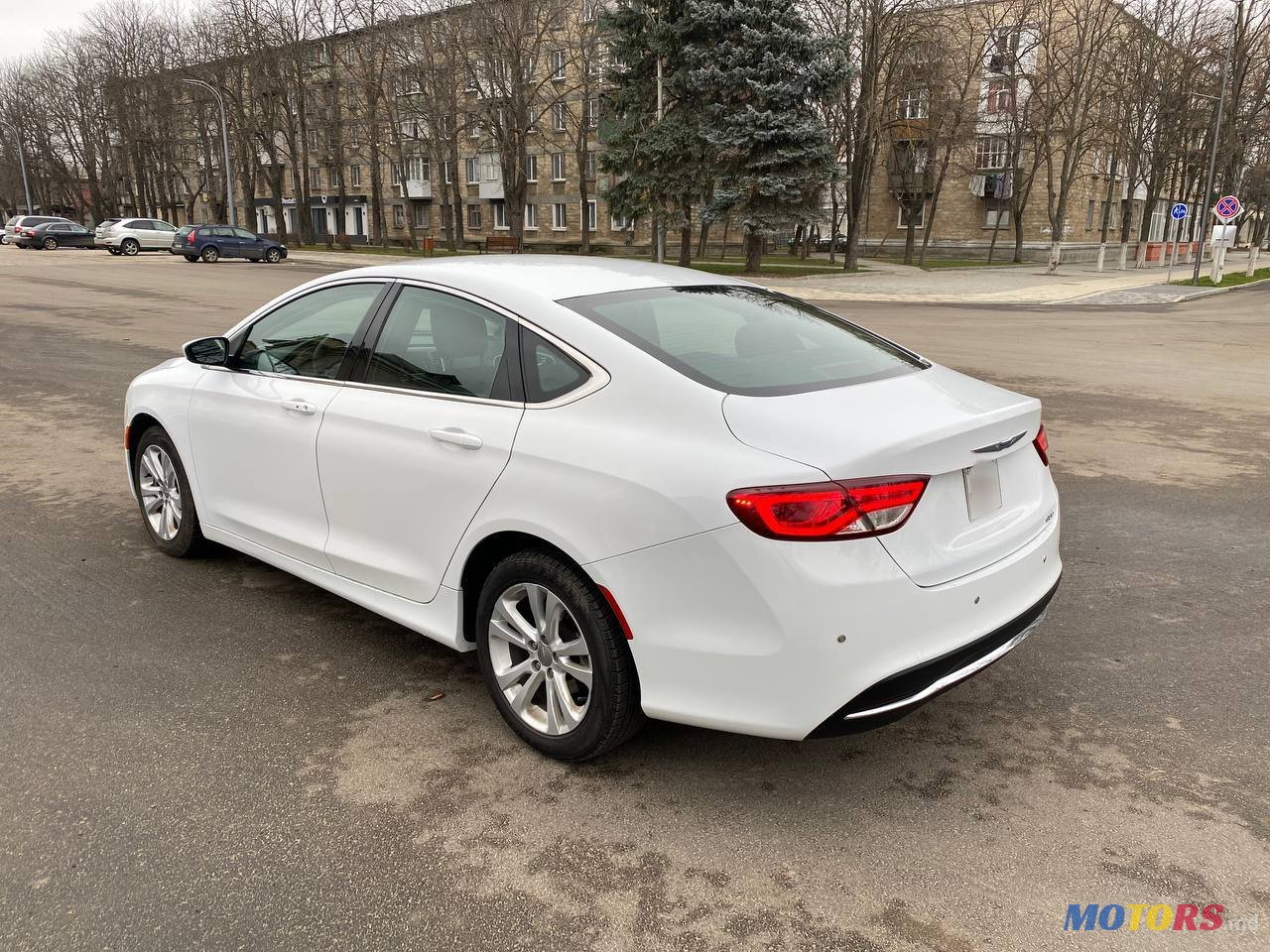 2015' Chrysler 200 photo #4
