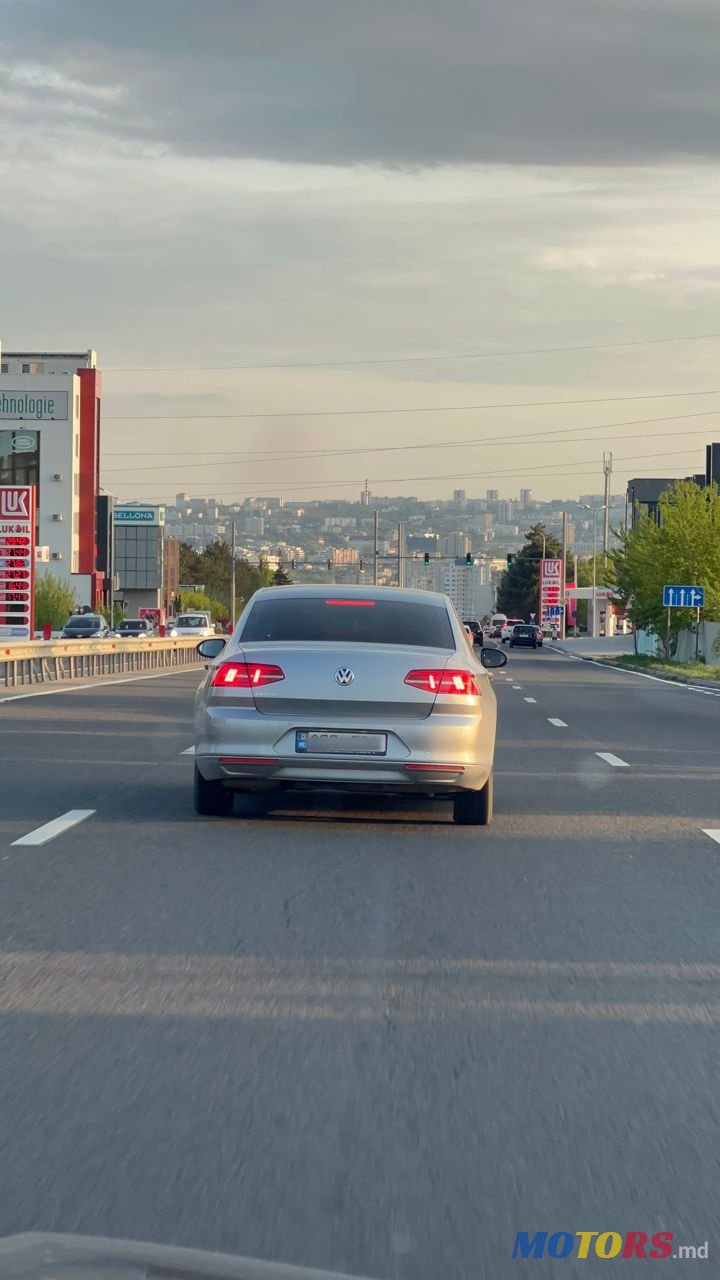 2018' Volkswagen Passat photo #4