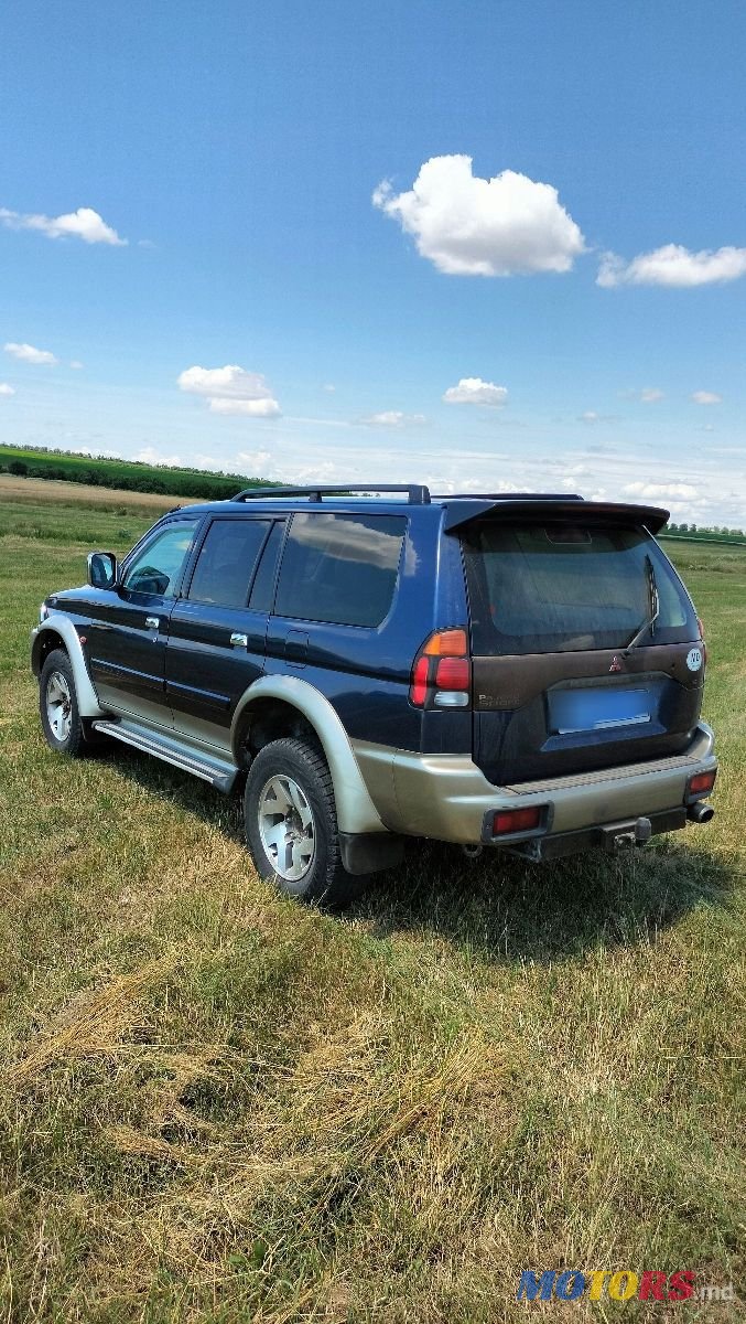 2001' Mitsubishi Pajero Sport photo #3