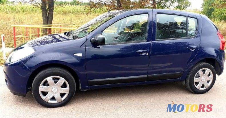 2012' Dacia Sandero photo #1