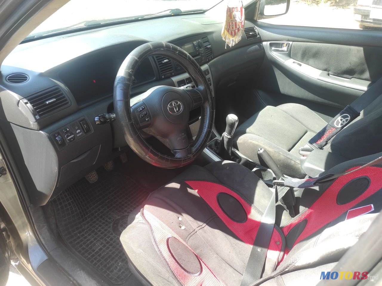 2004' Toyota Corolla photo #5