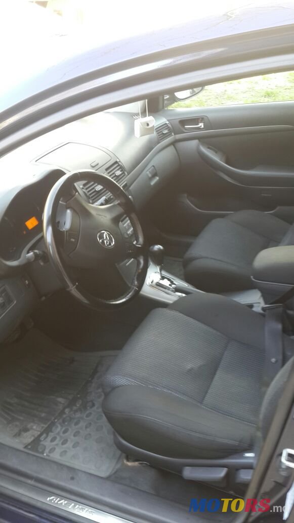 2008' Toyota Avensis photo #1