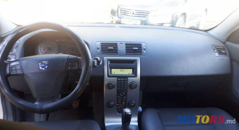 2005' Volvo V50 photo #1