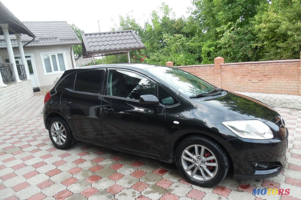 2009' Toyota Auris photo #2