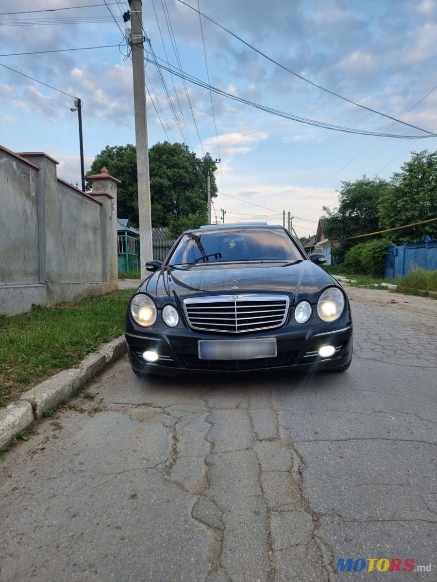 2004' Mercedes-Benz E-Class photo #2