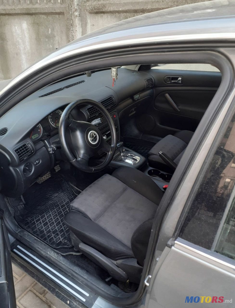 2002' Volkswagen Passat photo #4