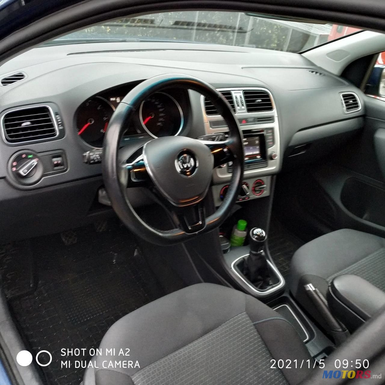 2014' Volkswagen Polo photo #2