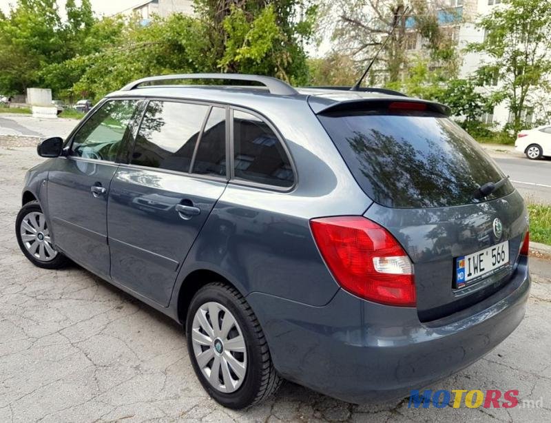 2009' Skoda Fabia photo #2