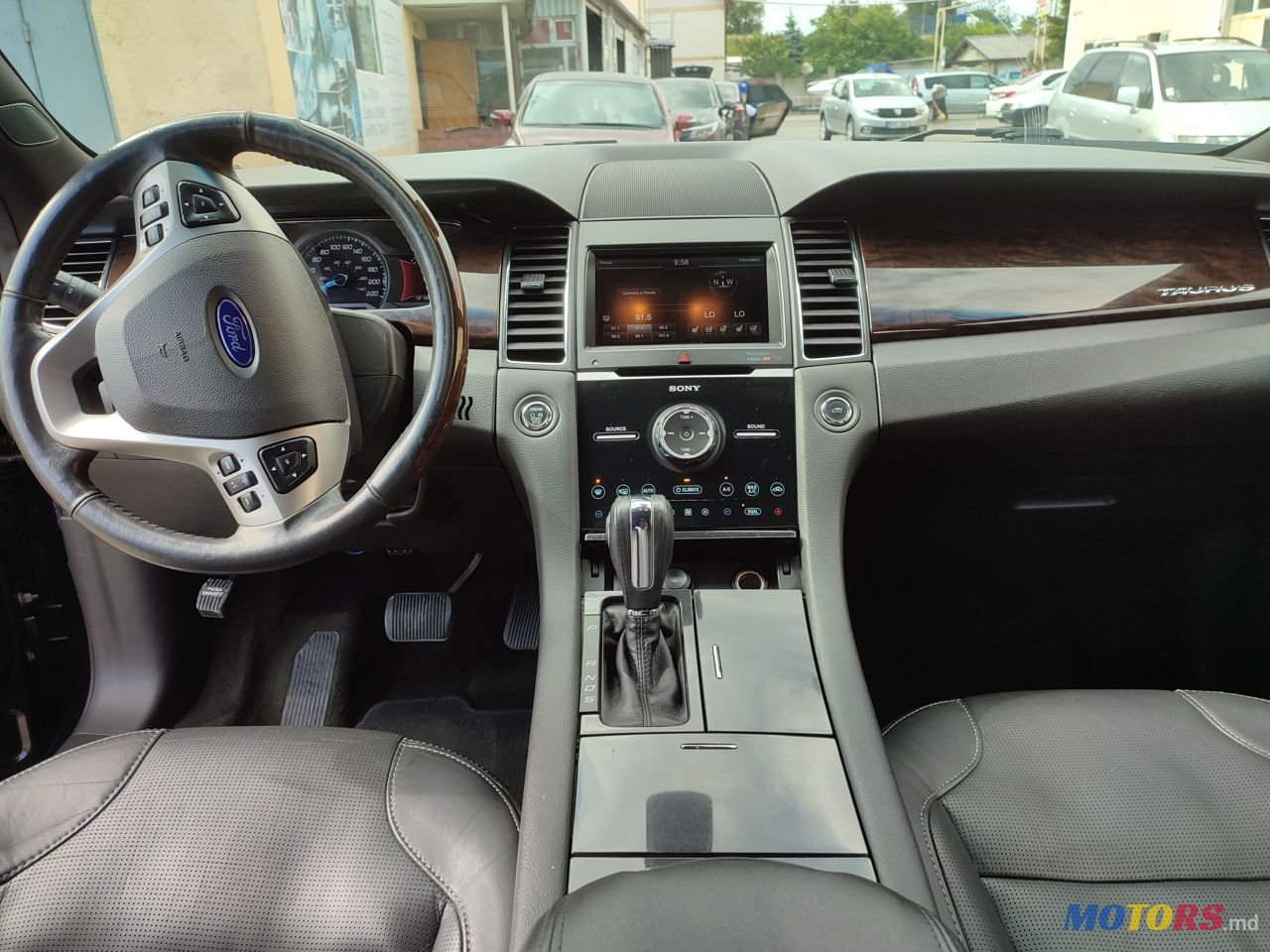 2013' Ford Taurus photo #5