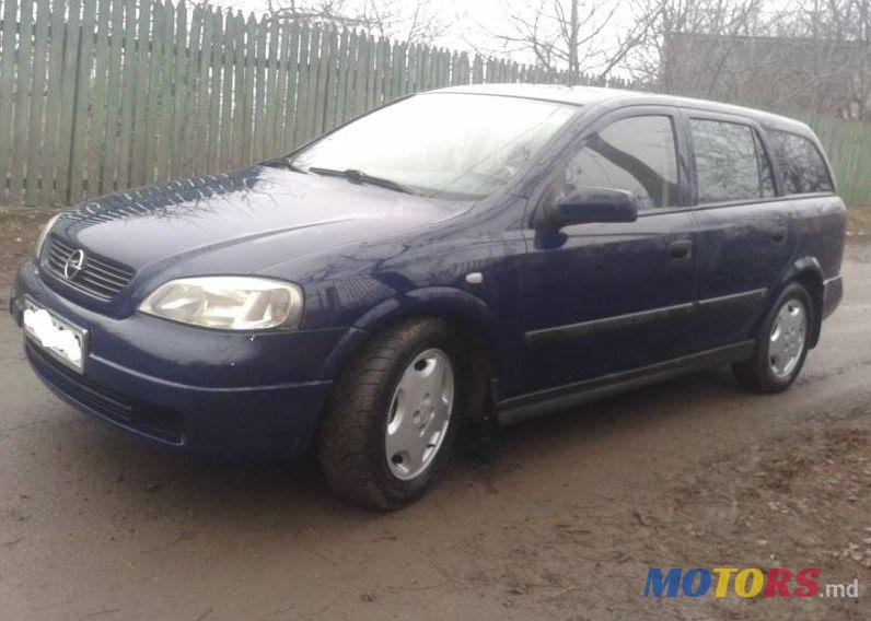 2005' Opel Astra photo #1