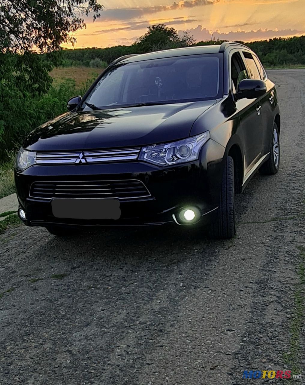 2014' Mitsubishi Outlander photo #2