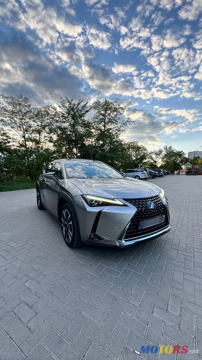 2021' Lexus UX photo #1