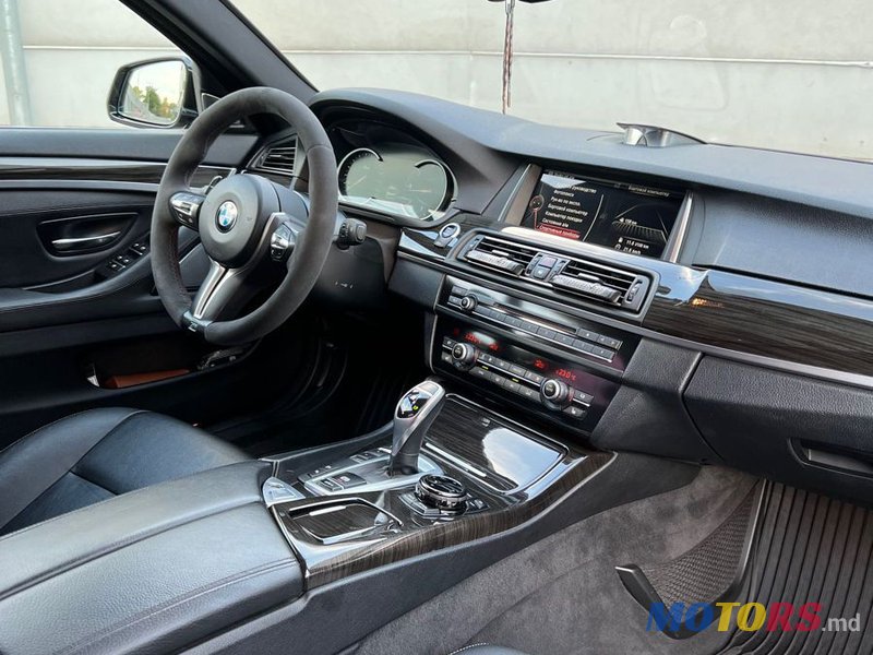 2014' BMW 5 Series photo #6