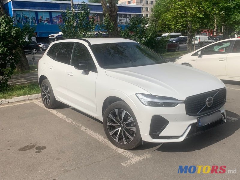 2022' Volvo XC60 photo #1