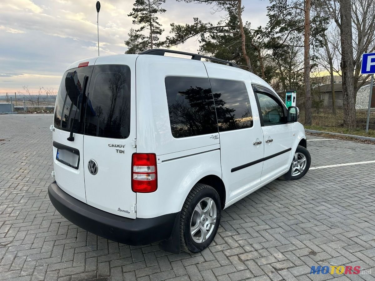 2015' Volkswagen Caddy photo #3