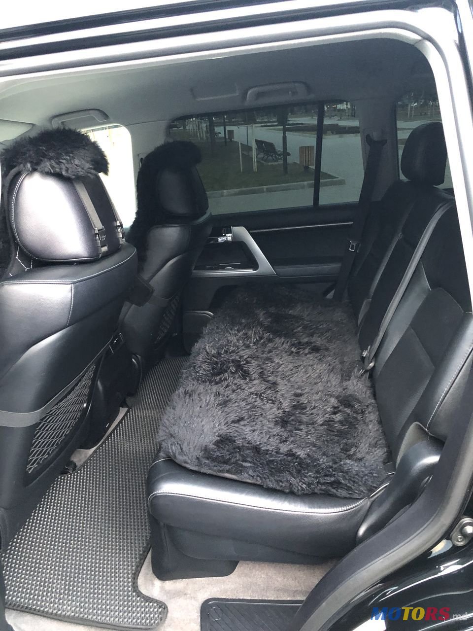 2013' Toyota Land Cruiser photo #5