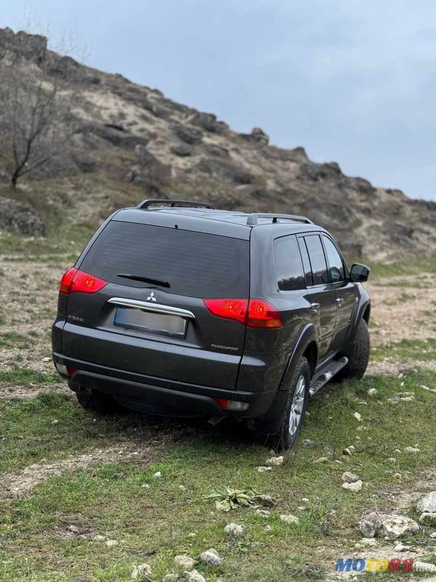 2013' Mitsubishi Pajero Sport photo #5