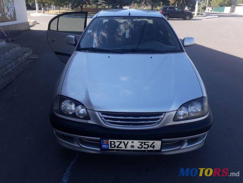 1998' Toyota Avensis photo #1