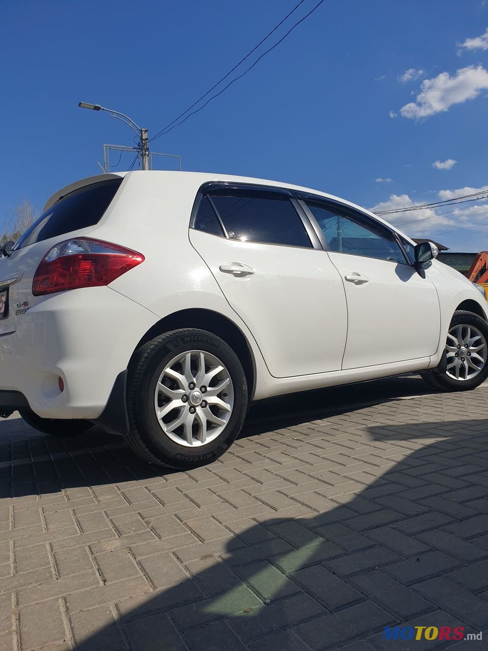 2011' Toyota Auris photo #1