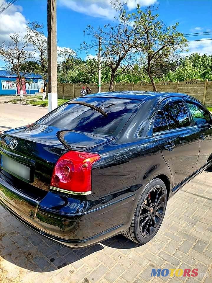 2004' Toyota Avensis photo #3