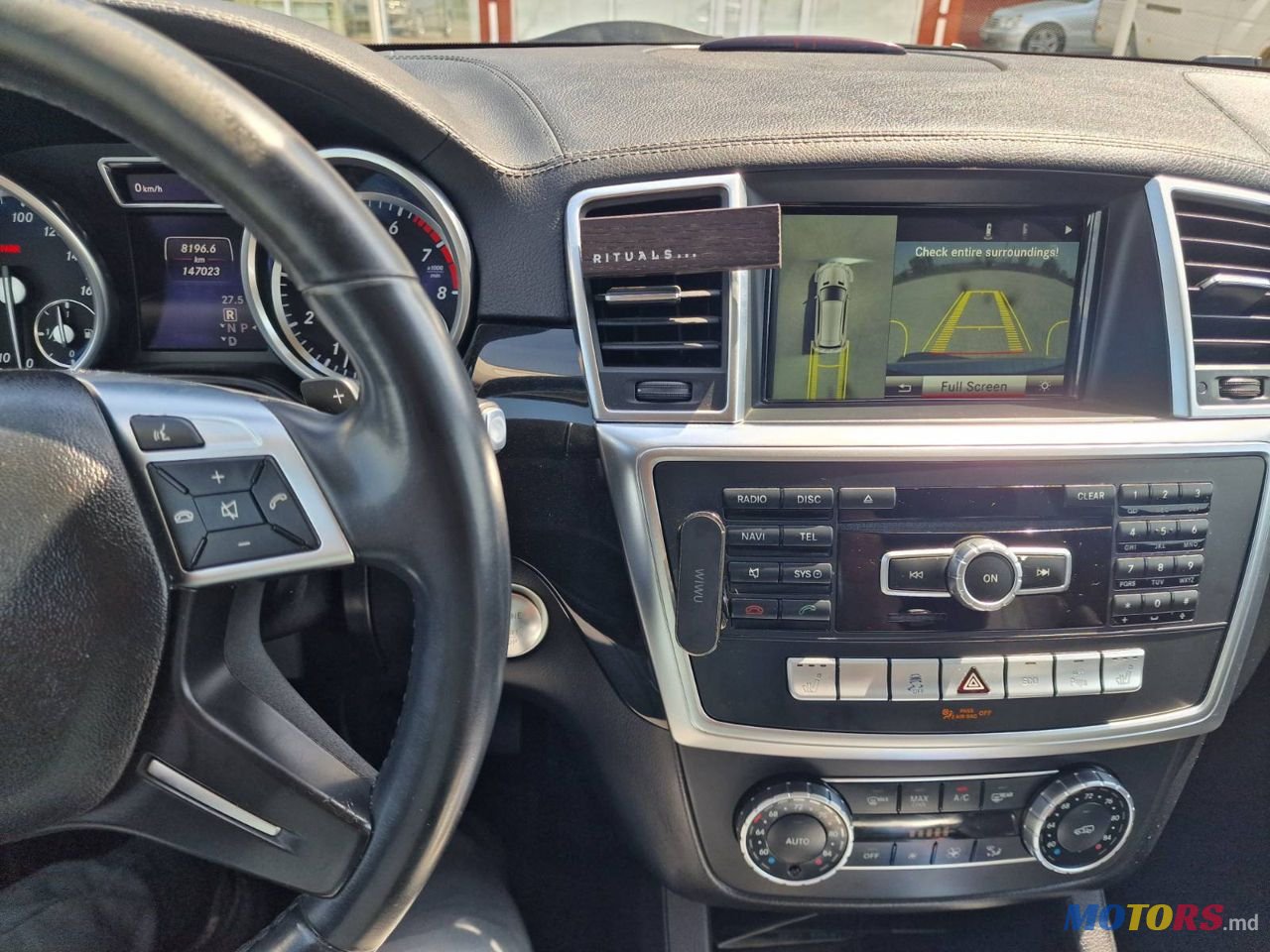 2015' Mercedes-Benz GL-Class photo #5