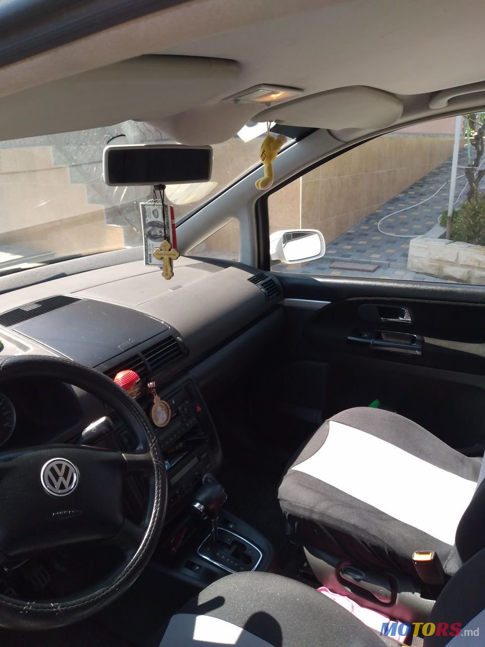 2001' Volkswagen Sharan photo #3