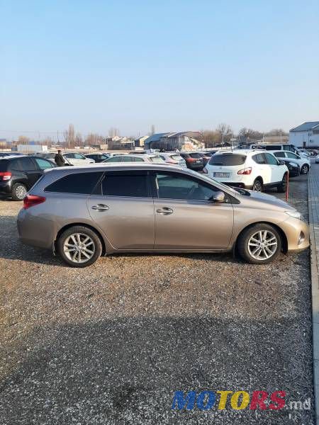 2014' Toyota Auris photo #4