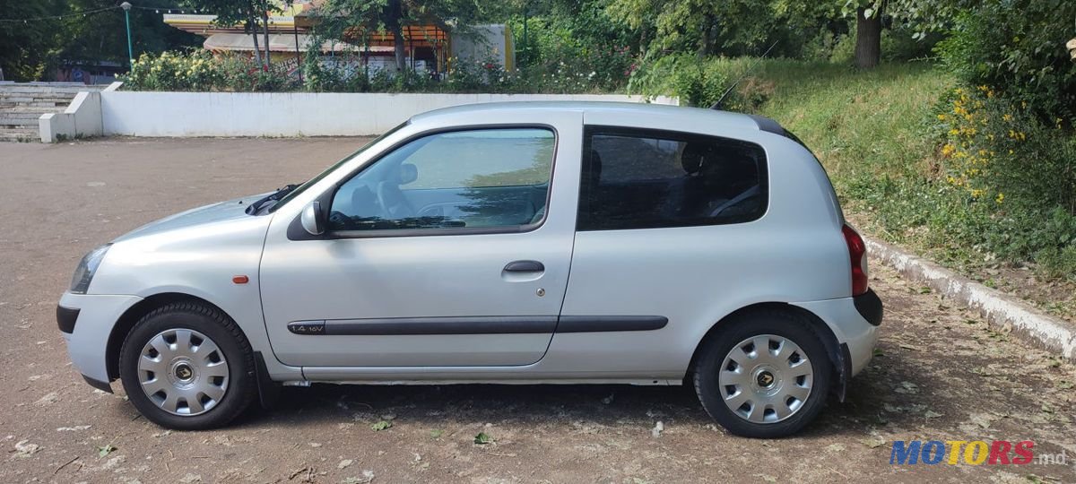 2001' Renault Clio photo #5