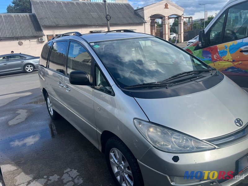 2003' Toyota Previa photo #2