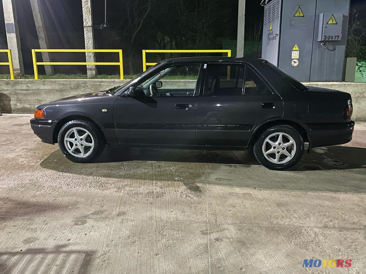 1992' Mazda 323 photo #4